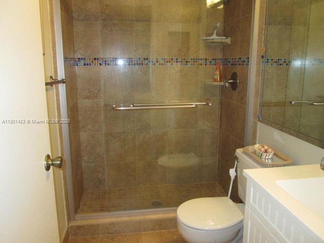 Building Photo - 653 Waterside Dr