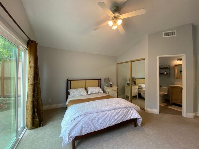 Building Photo - Beautiful Single Story Home in Shadow-Ridge!