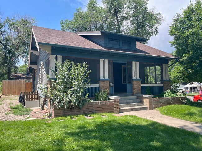 Building Photo - AVAILABLE NOW!! Move-In Special! Half Off ...