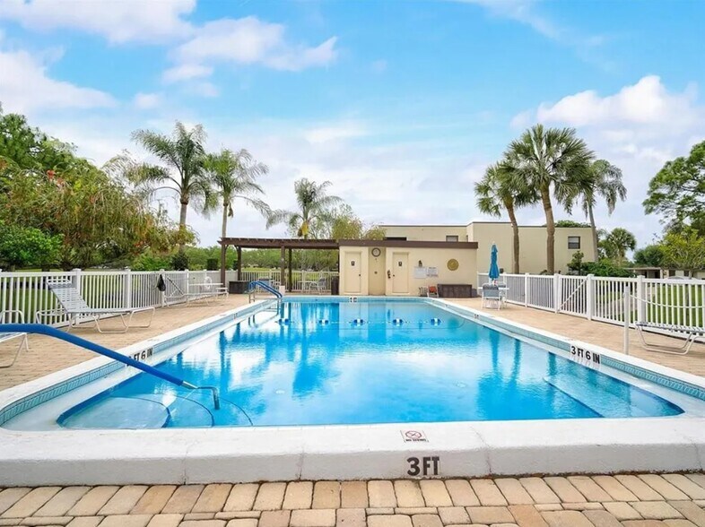 Building Photo - 5058 Marsh Field Rd