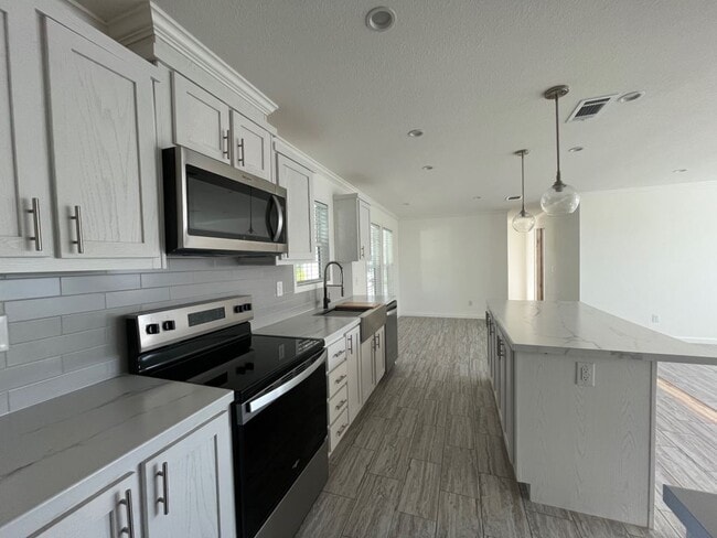 Building Photo - 112 Leopard Ln