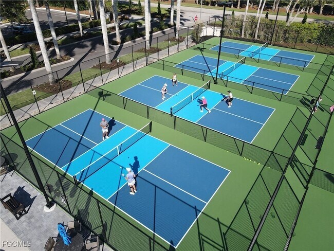 Building Photo - 2925 Cypress Trace Cir