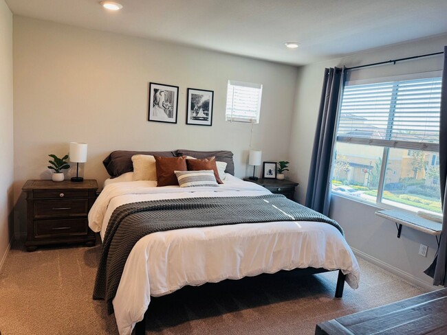 Building Photo - Experience Luxury Living With 4 Bedrooms o...