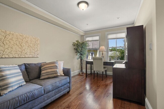 Building Photo - 28 Pennsylvania Ave