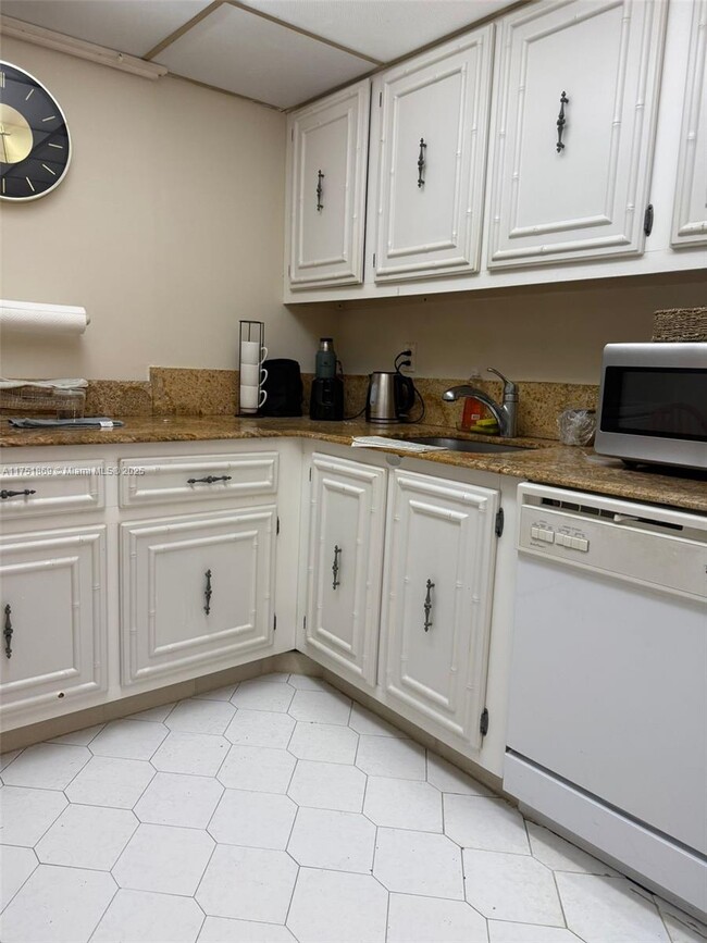 Building Photo - 501 Three Islands Boulevard