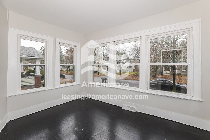 Building Photo - 691 Noble Ave