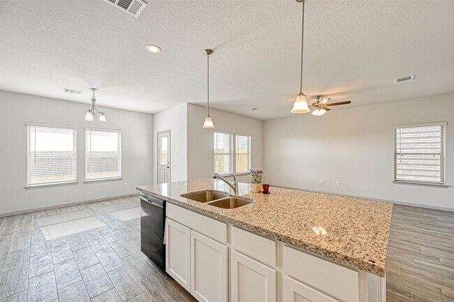 Building Photo - 7910 Cypress Country Dr