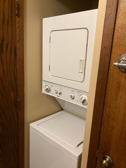 Building Photo - 301 5th St S