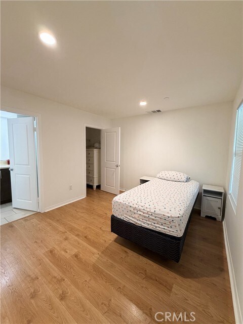 Building Photo - 818 Santa Fe Ave