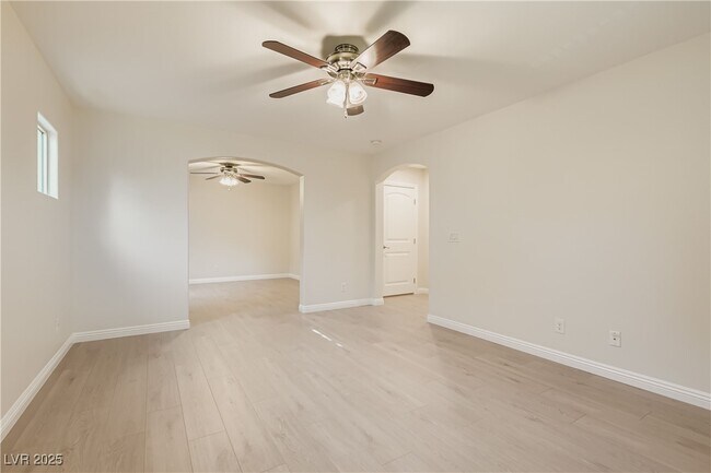 Building Photo - 10933 Mt Pendleton St