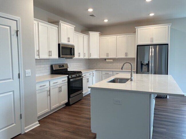 Building Photo - 2903 Siebold Dr