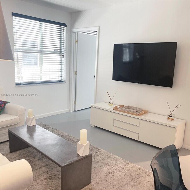 Building Photo - 1550 Drexel Ave