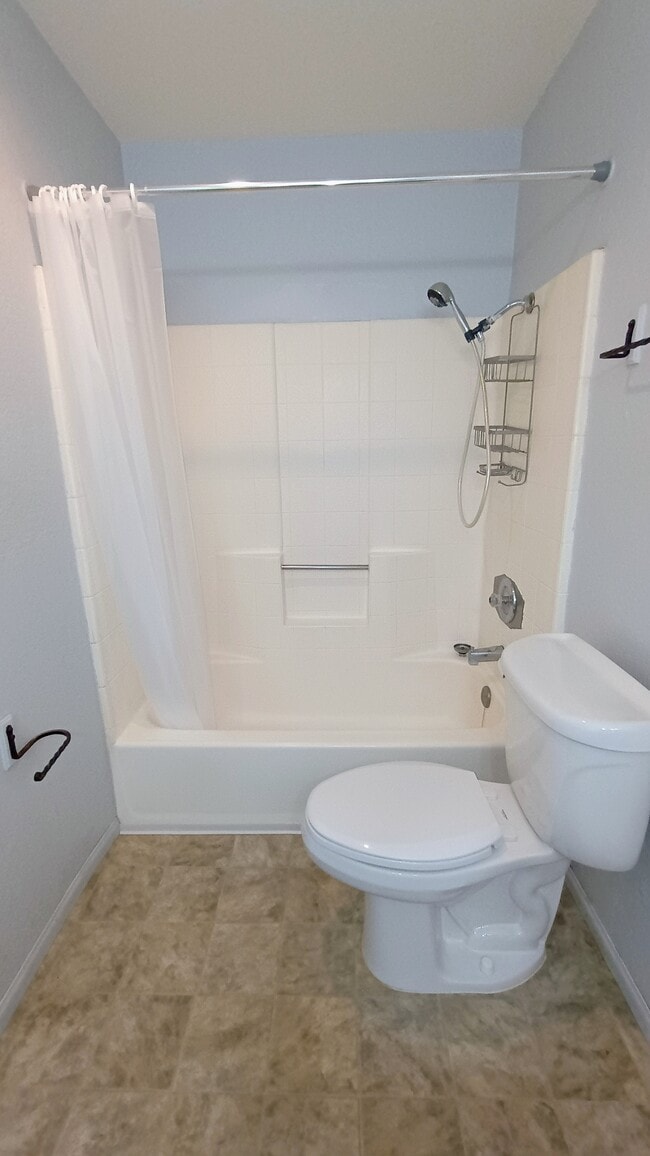 Building Photo - 1013 S Sunshine Ave