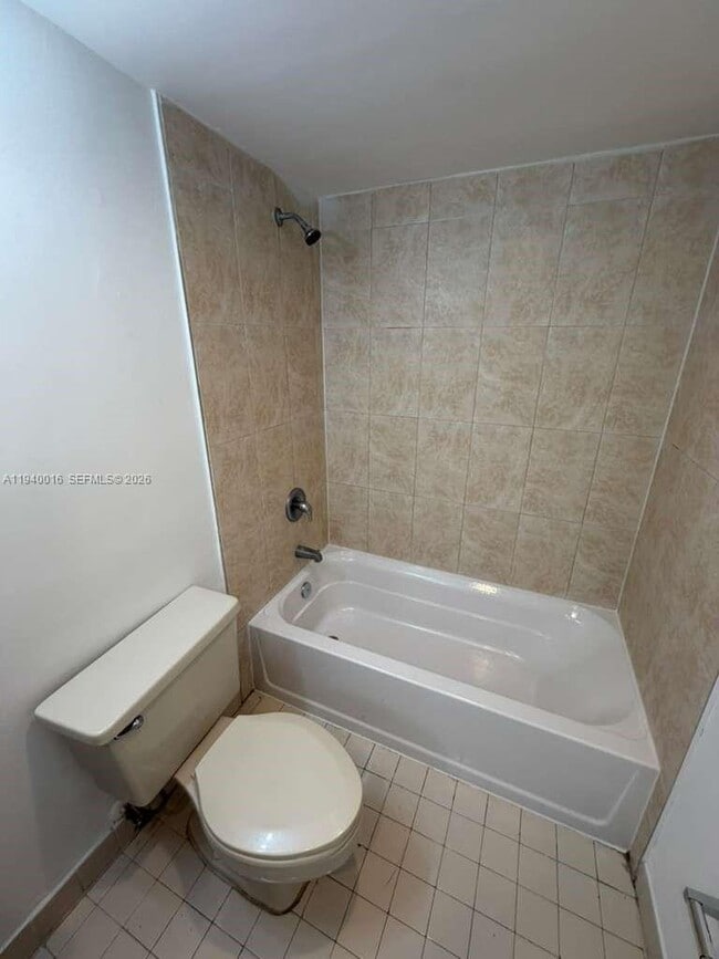 Building Photo - 8160 Geneva Ct