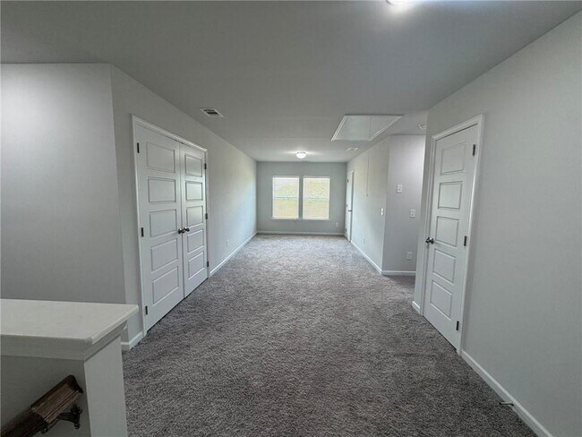 Building Photo - 144 Briarwood Dr E