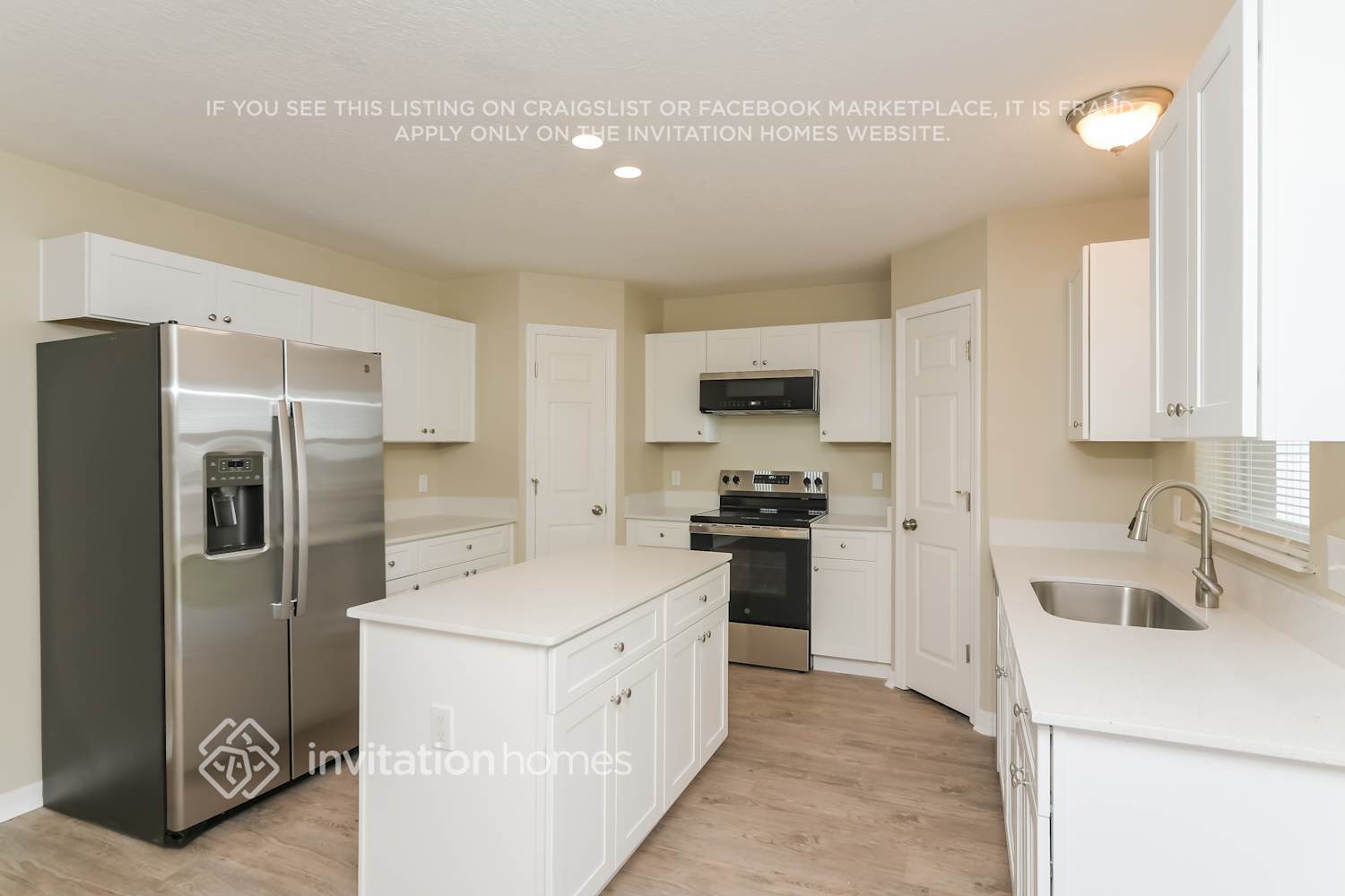 Building Photo - 2370 Sheila Dr