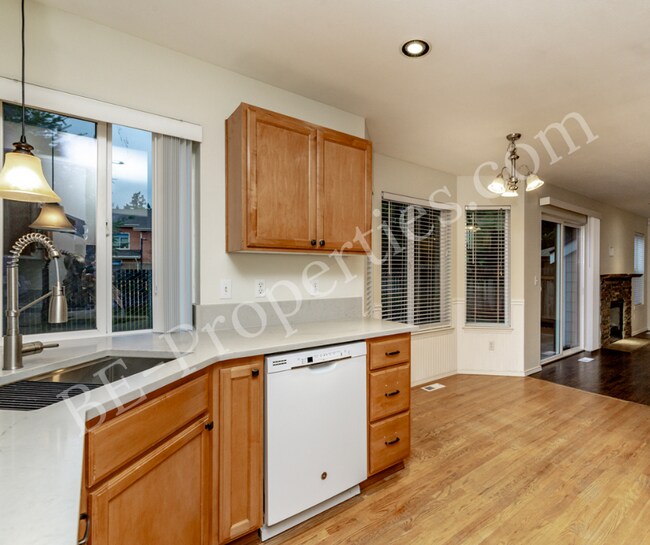 Building Photo - Puyallup Home