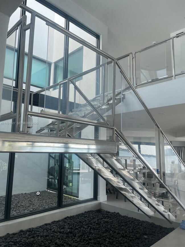 Building Photo - 7720 Miami View Dr