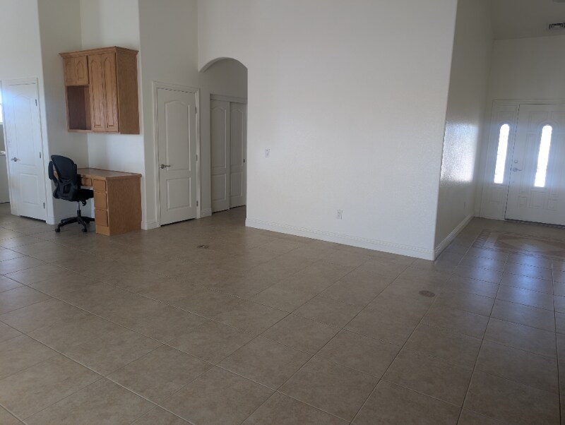 Building Photo - 3801 Malibou Ave