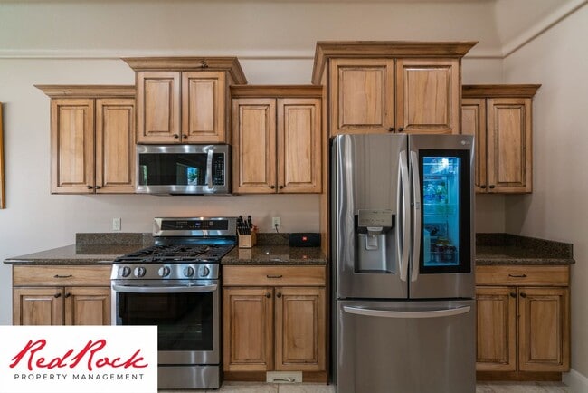 Building Photo - Minimally Furnished home in Little Valley!