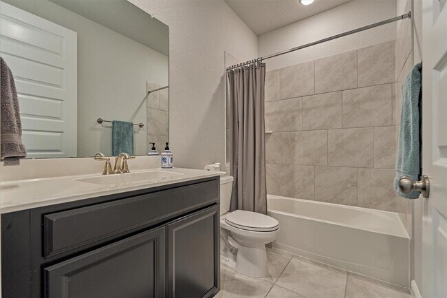 Building Photo - 15846 Weston Ridge Dr