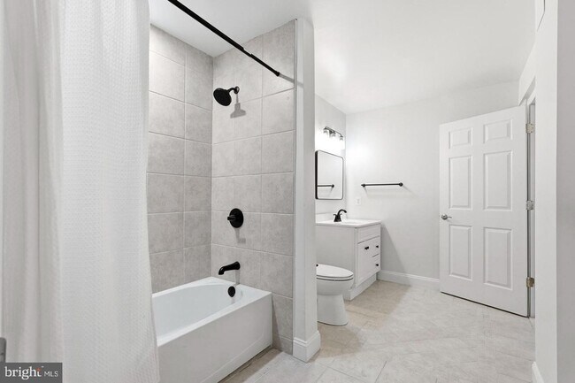 Building Photo - 19925 Interlachen Cir