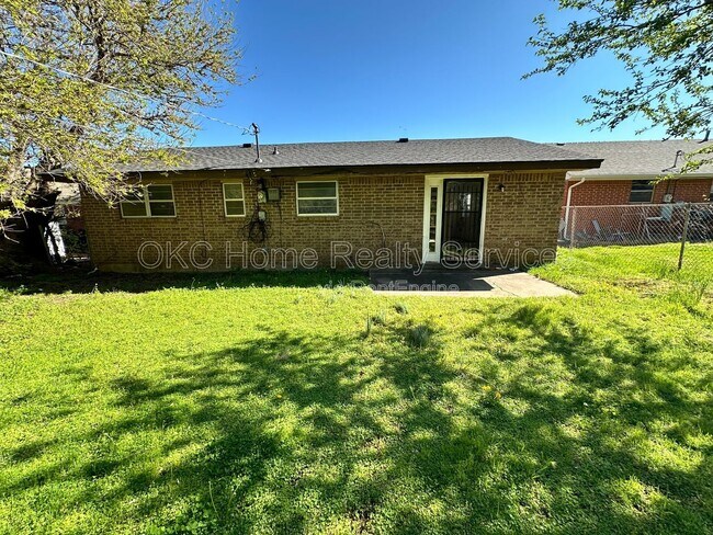 Building Photo - 421 NW 89th St