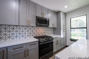 Building Photo - 427 Laramie Dr
