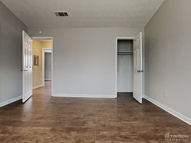 Building Photo - 3011 Eastland Way