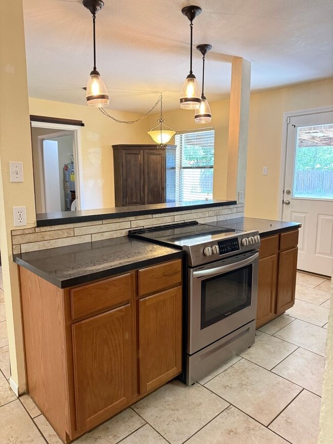 Building Photo - Charming 4 bed 2 bath home in Lampasas com...