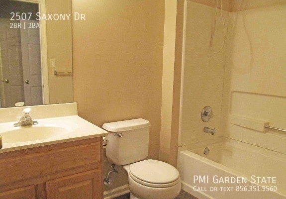 Building Photo - 2507 Saxony Dr