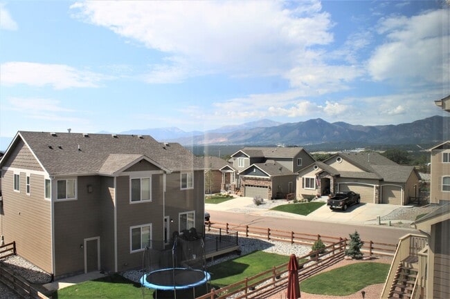 Building Photo - 835 Pistol River Way
