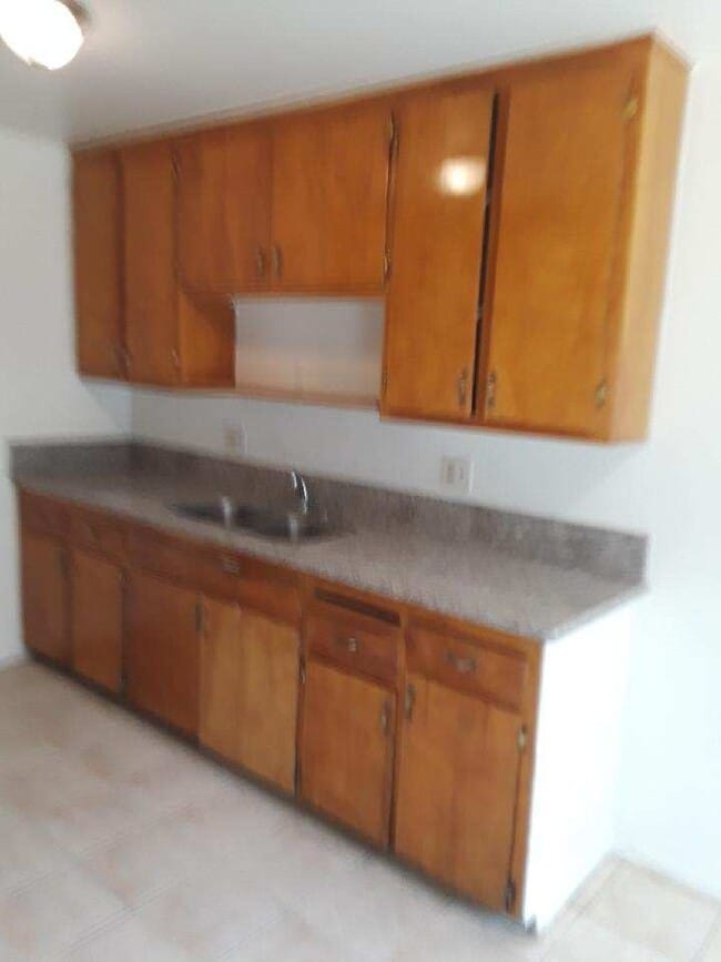 KITCHEN - 4683 Canoga St