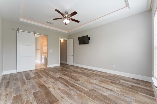 Building Photo - 4310 Fernwood Dr