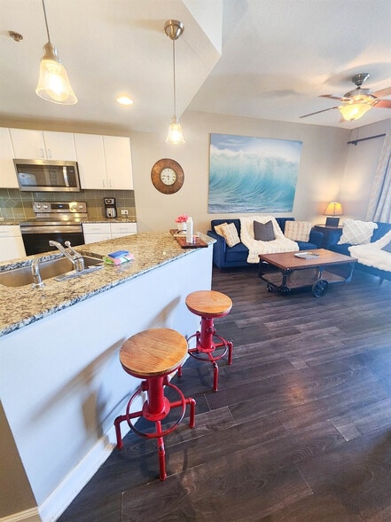 Building Photo - 11832 Front Beach Rd