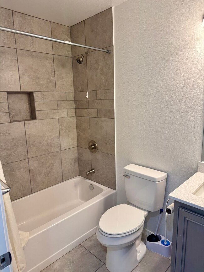 Building Photo - Three Bedroom Two Bath San Luis Home in Lo...