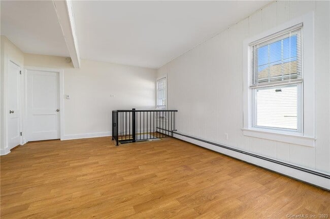 Building Photo - 15 Duncanson St