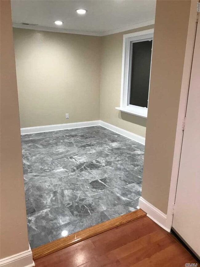 Building Photo - 287 Sagamore Hills Dr