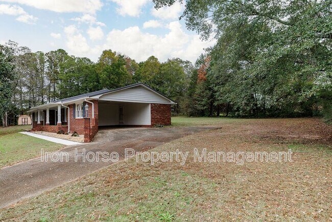 Building Photo - 1110 Maple Cir