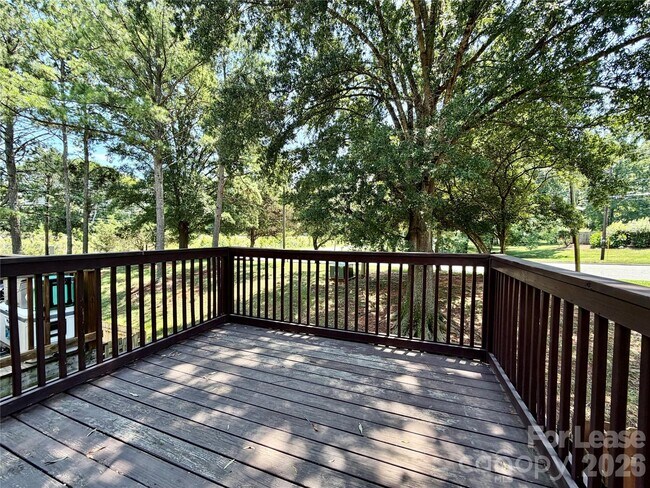 Building Photo - 9604 Vinca Cir