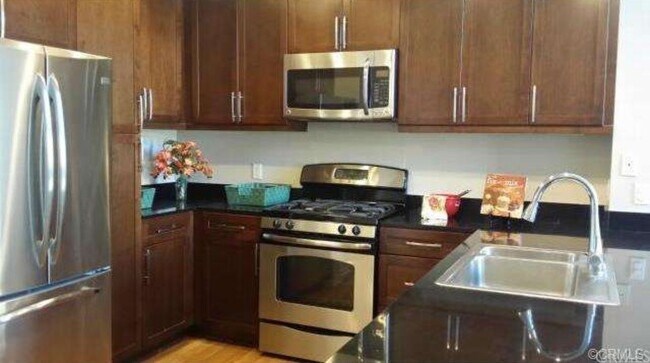 Building Photo - 1480 Scholarship-