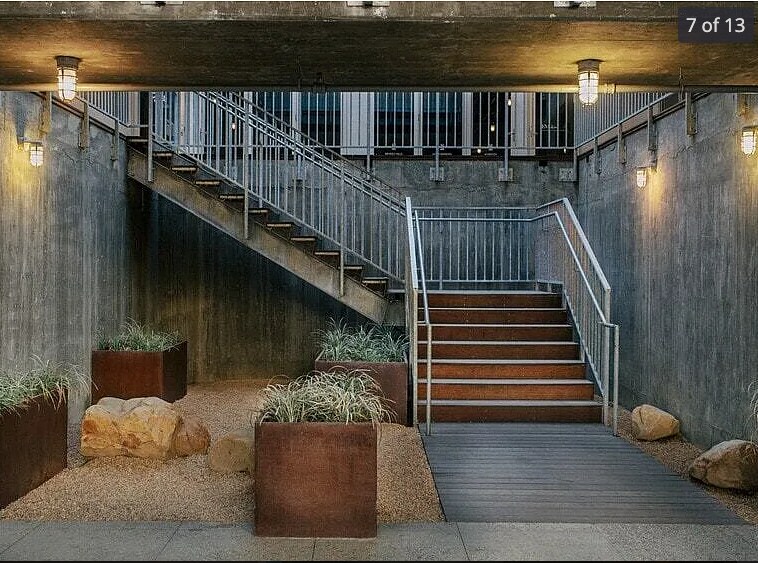 Building Photo - 116 E Yanonali St