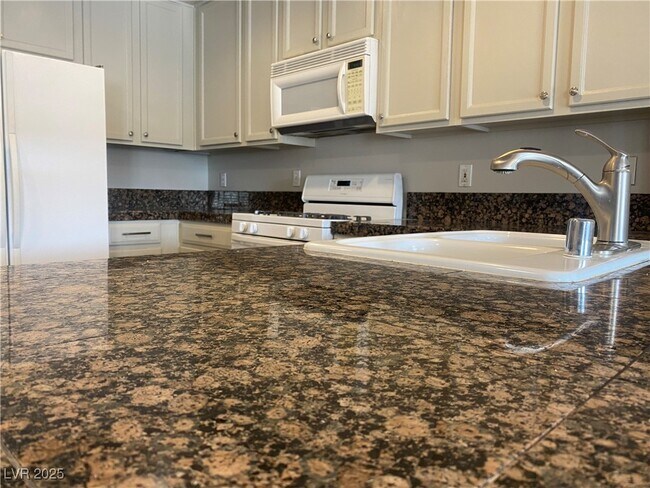 Building Photo - 7255 Diamond Canyon Ln