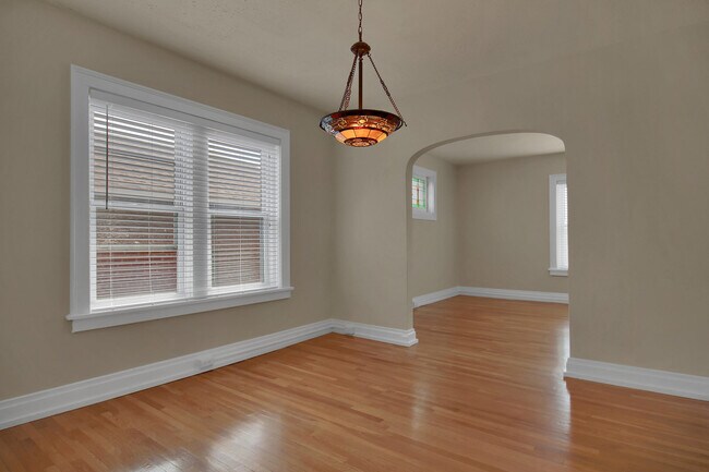 Building Photo - (233) 7729-31 Gissler Ave