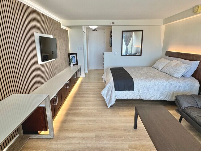 Building Photo - 445 Seaside Ave