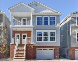 Building Photo - 111-111 Trask Ave
