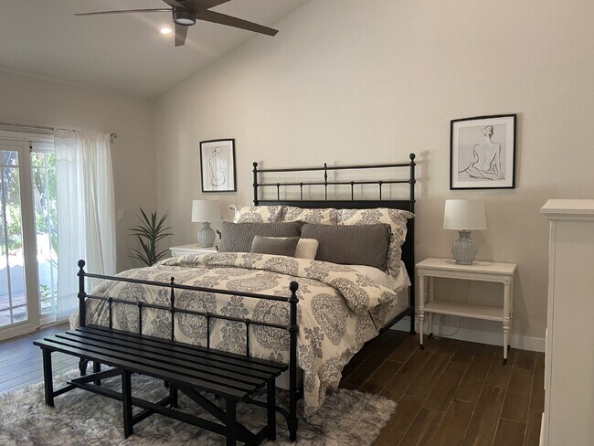 Building Photo - Rare Three Bedroom, Three Bath Biltmore Co...