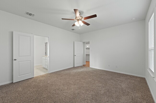 Building Photo - 8014 Timber Holw Ln