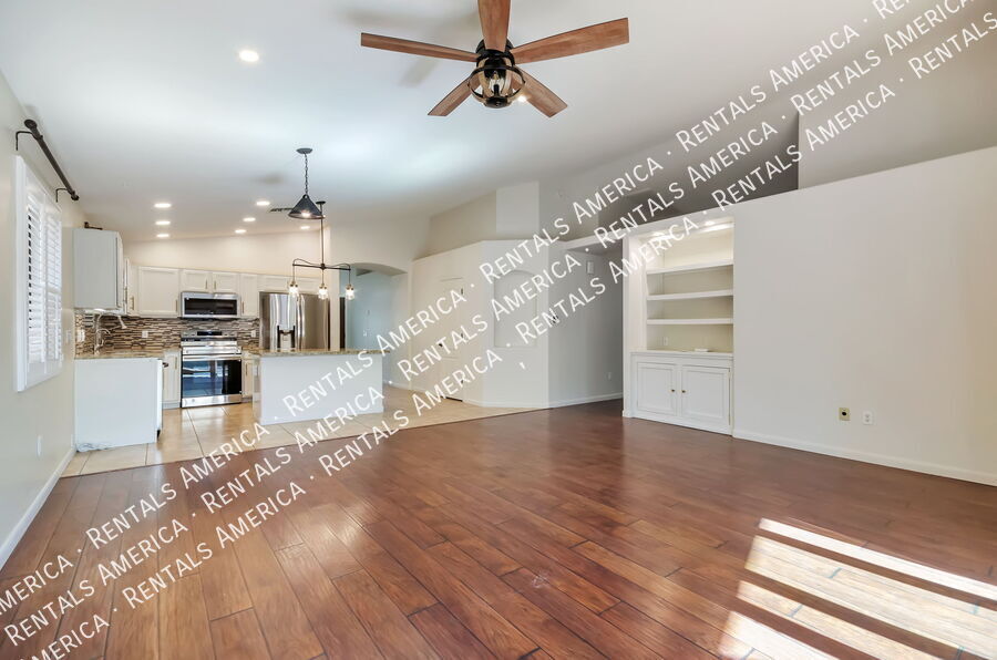 Building Photo - 219 W Calle Patio Lindo