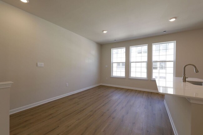 Building Photo - 23 Clementon Rd E